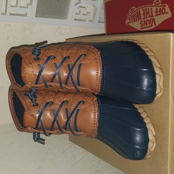 Nautica Duck Boots - Picture 1 of 4